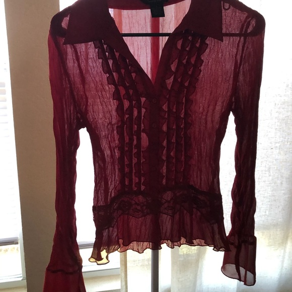 Red shirt long sleeve - Picture 2 of 2